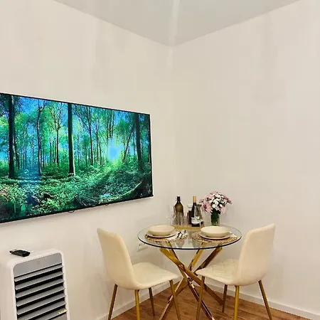 Διαμέρισμα Castle Hill In Old Town Of With Free Parking *