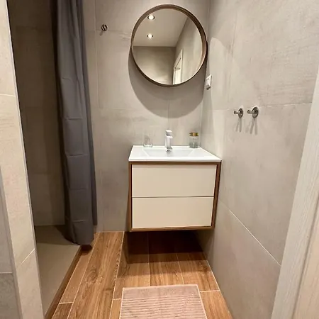 Castle Hill In Old Town Of With Free Parking * Μπρατισλάβα